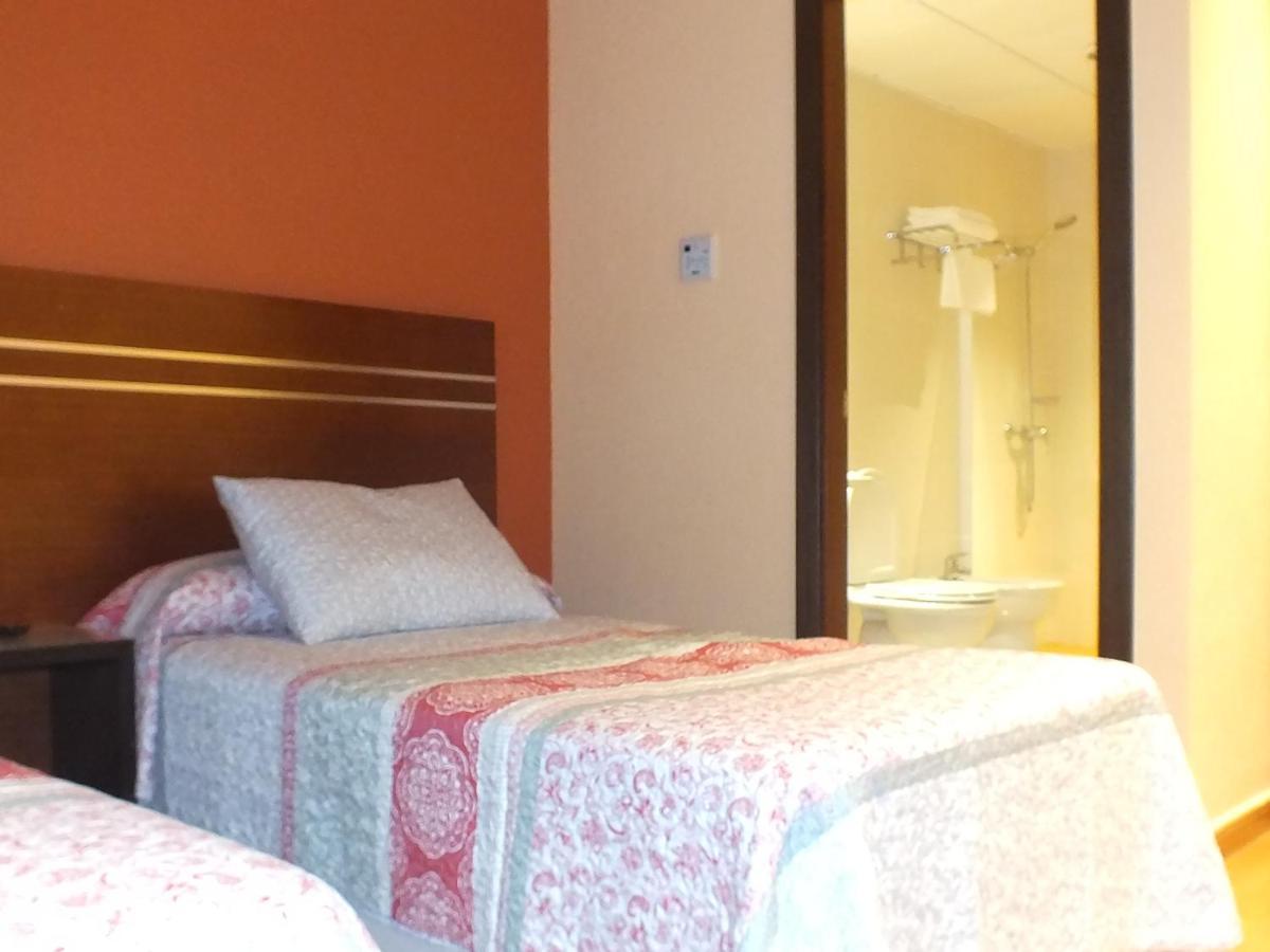 Motel Los Abedules Οβιέδο Εξωτερικό φωτογραφία