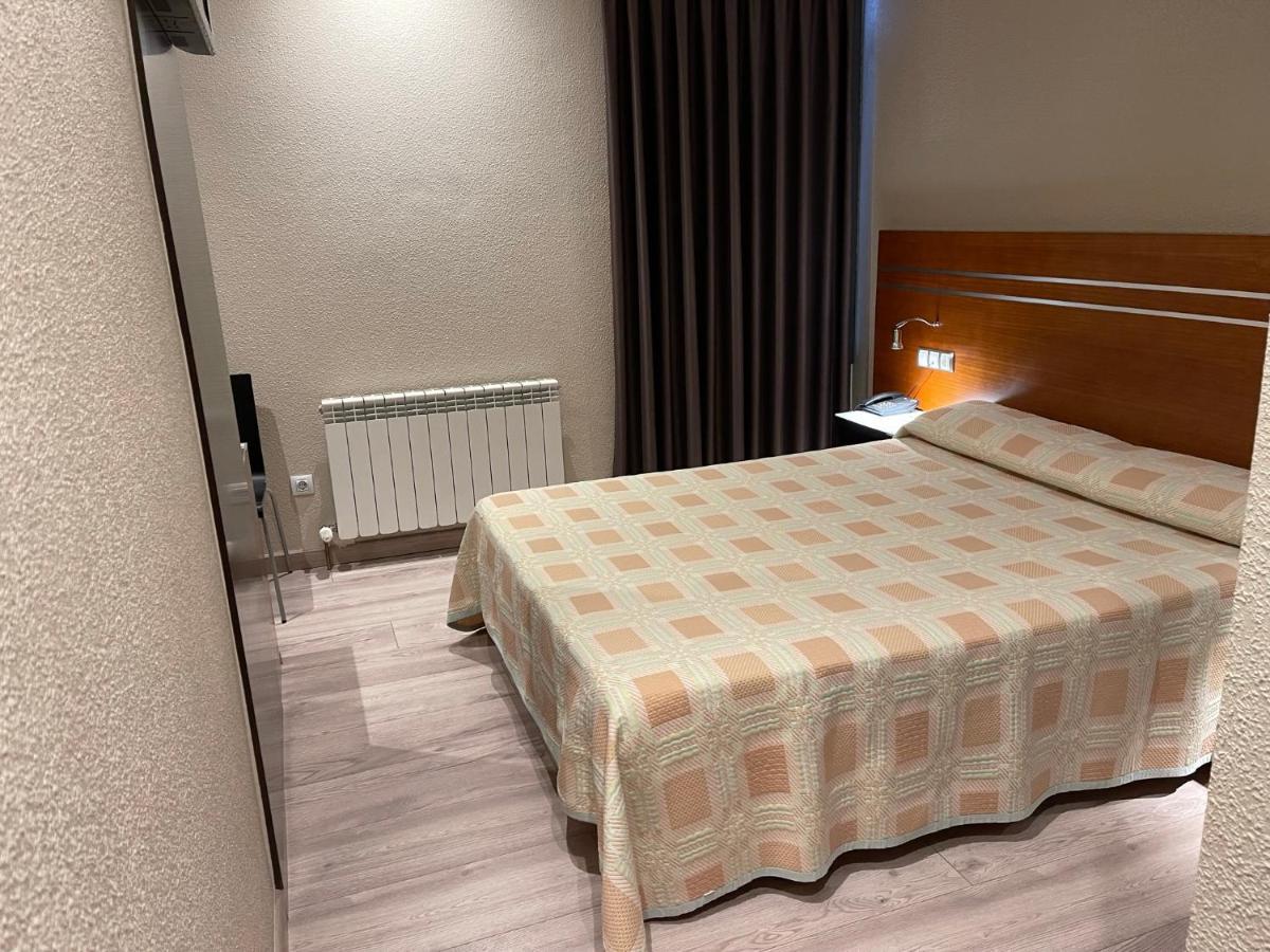 Motel Los Abedules Οβιέδο Εξωτερικό φωτογραφία