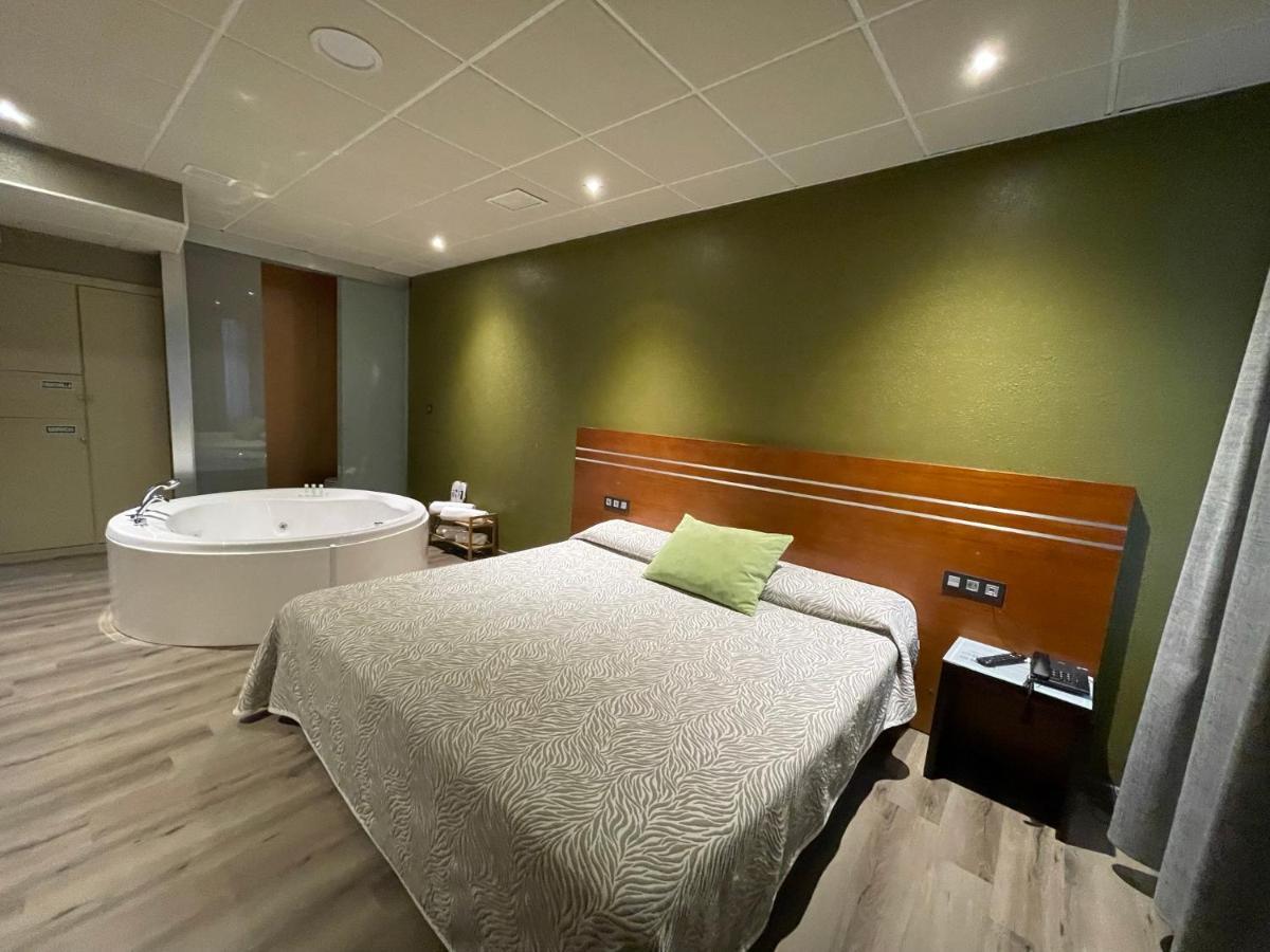 Motel Los Abedules Οβιέδο Εξωτερικό φωτογραφία