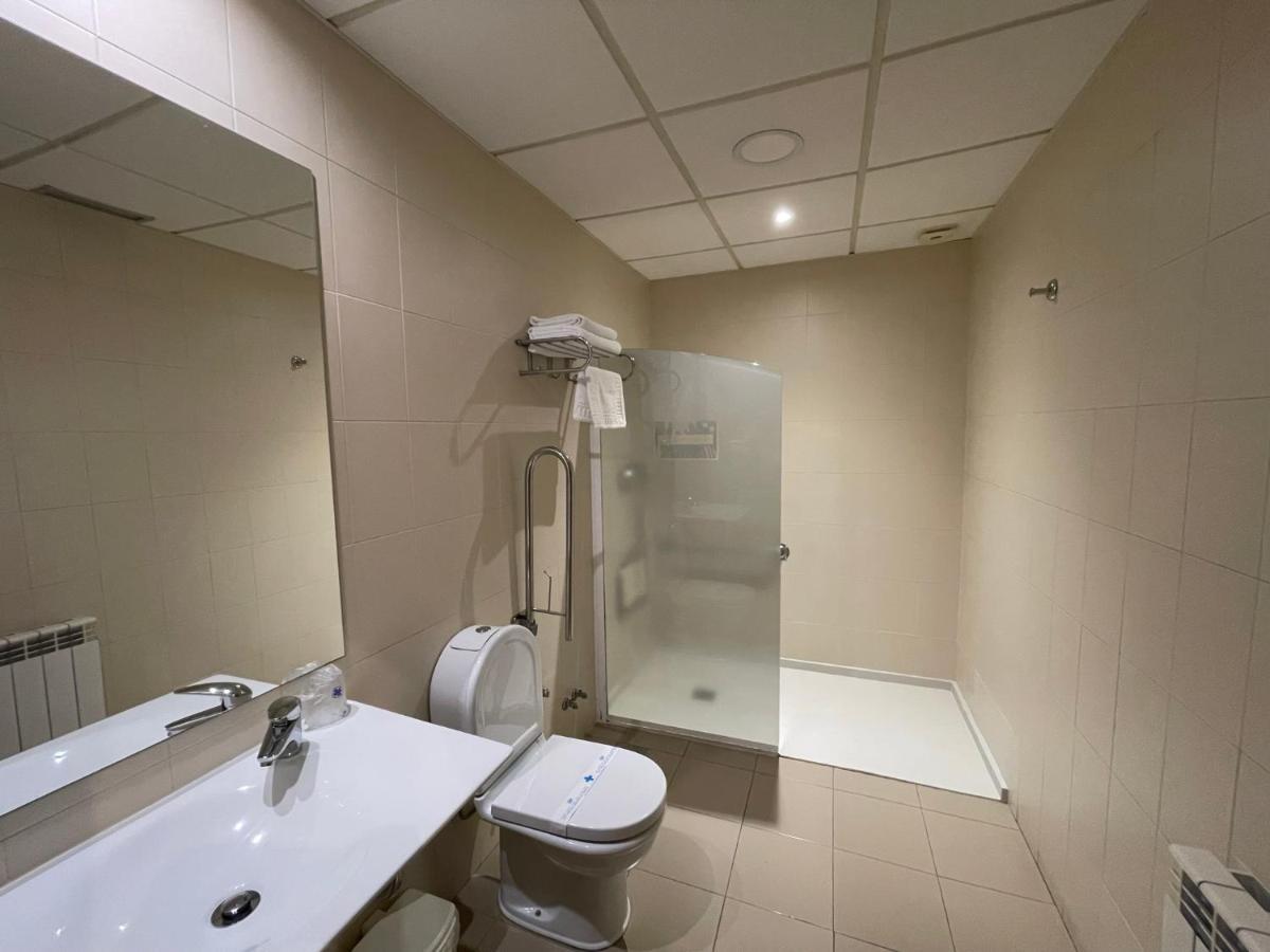 Motel Los Abedules Οβιέδο Εξωτερικό φωτογραφία