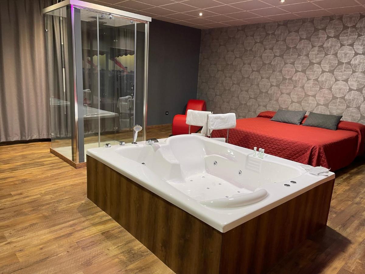 Motel Los Abedules Οβιέδο Εξωτερικό φωτογραφία