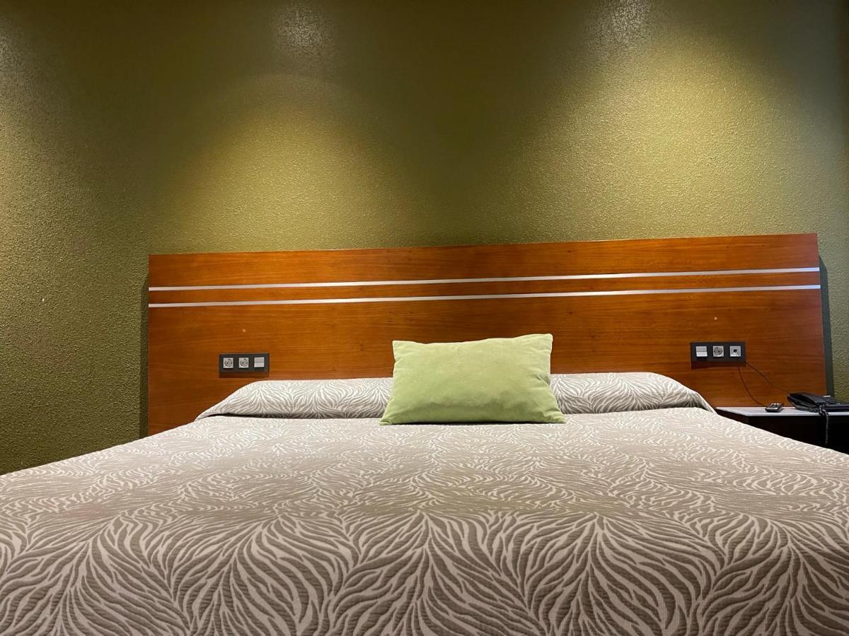 Motel Los Abedules Οβιέδο Εξωτερικό φωτογραφία