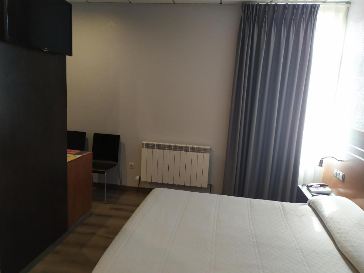 Motel Los Abedules Οβιέδο Εξωτερικό φωτογραφία