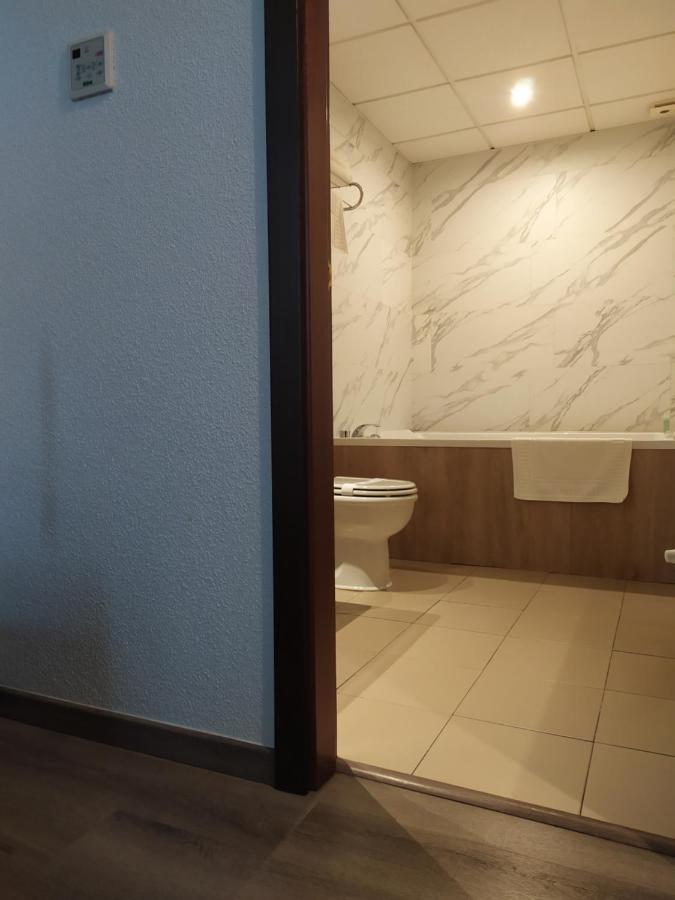 Motel Los Abedules Οβιέδο Εξωτερικό φωτογραφία