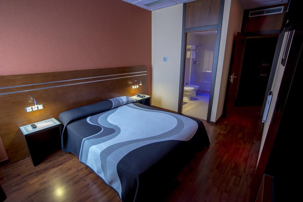 Motel Los Abedules Οβιέδο Δωμάτιο φωτογραφία