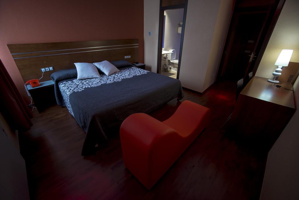 Motel Los Abedules Οβιέδο Δωμάτιο φωτογραφία