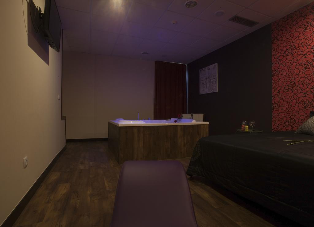 Motel Los Abedules Οβιέδο Εξωτερικό φωτογραφία