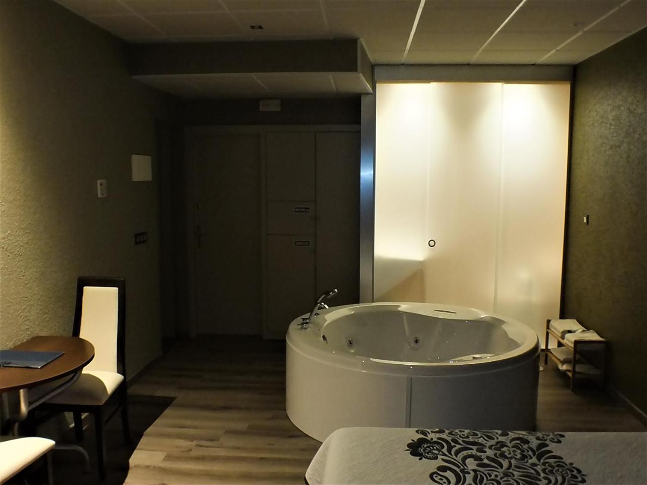 Motel Los Abedules Οβιέδο Εξωτερικό φωτογραφία